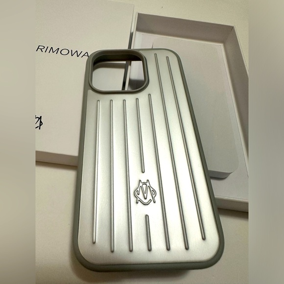 Rimowa iphone case compatible for iPhone 14 Pro - Picture 8 of 9
